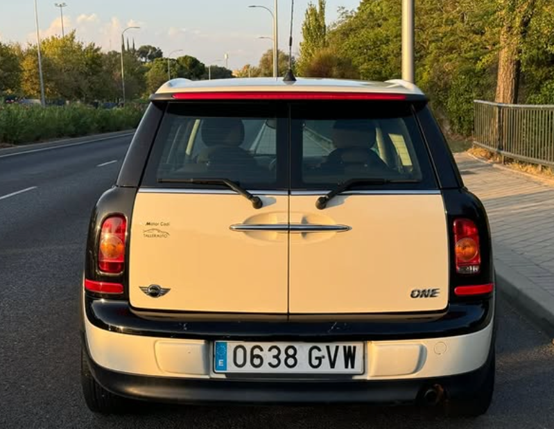 
								MINI ClubMan 2010 full									